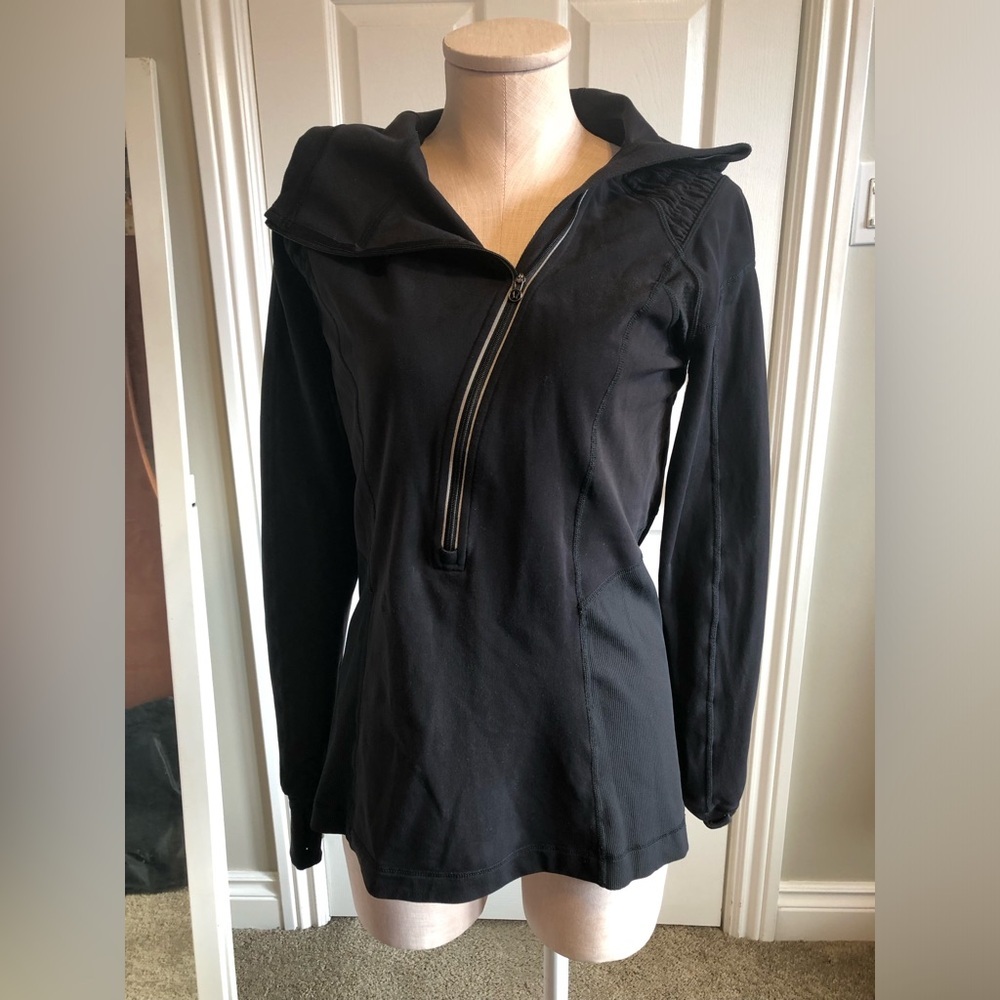 Lululemon Black long sleeve top with zippered closure